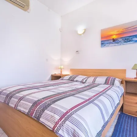 Zdenka Apartmán *